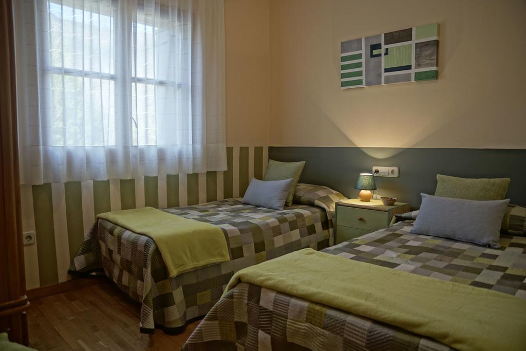 Apartaments El Ribal Valencia D'Aneu Ngoại thất bức ảnh