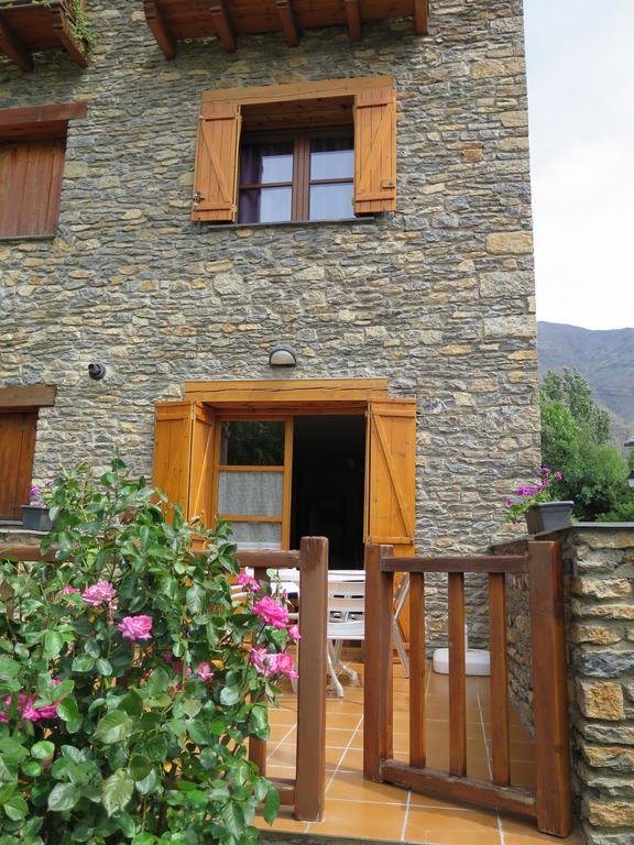 Apartaments El Ribal Valencia D'Aneu Ngoại thất bức ảnh